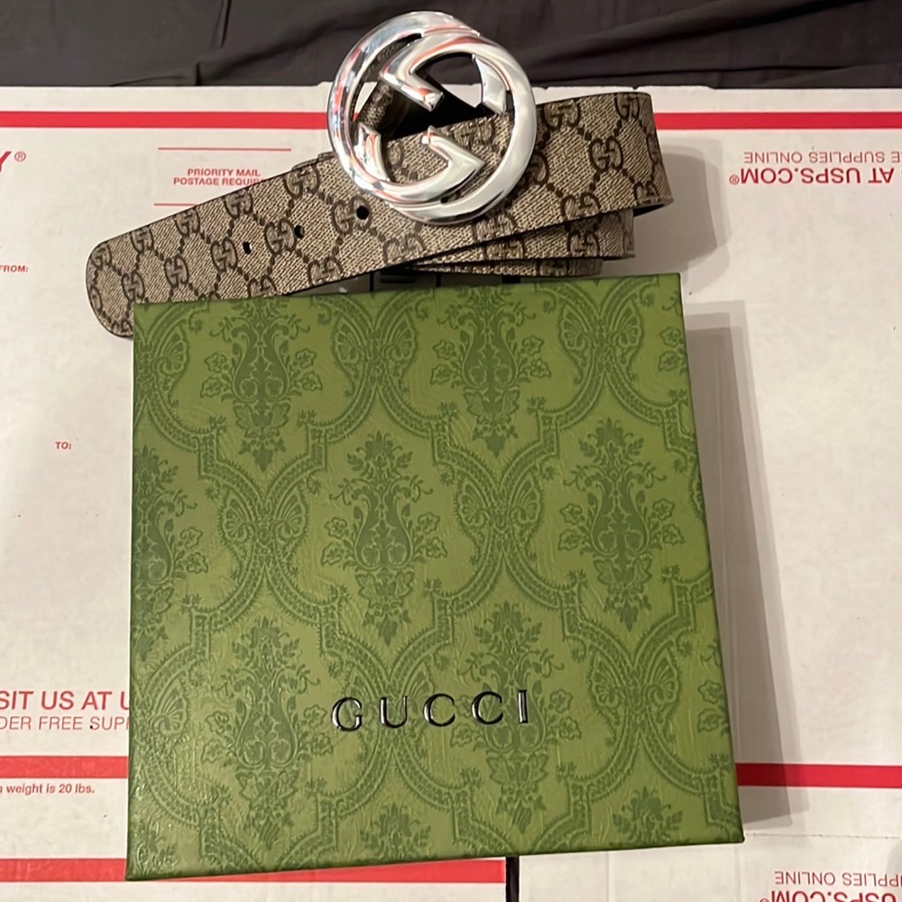 Gucci supreme belt